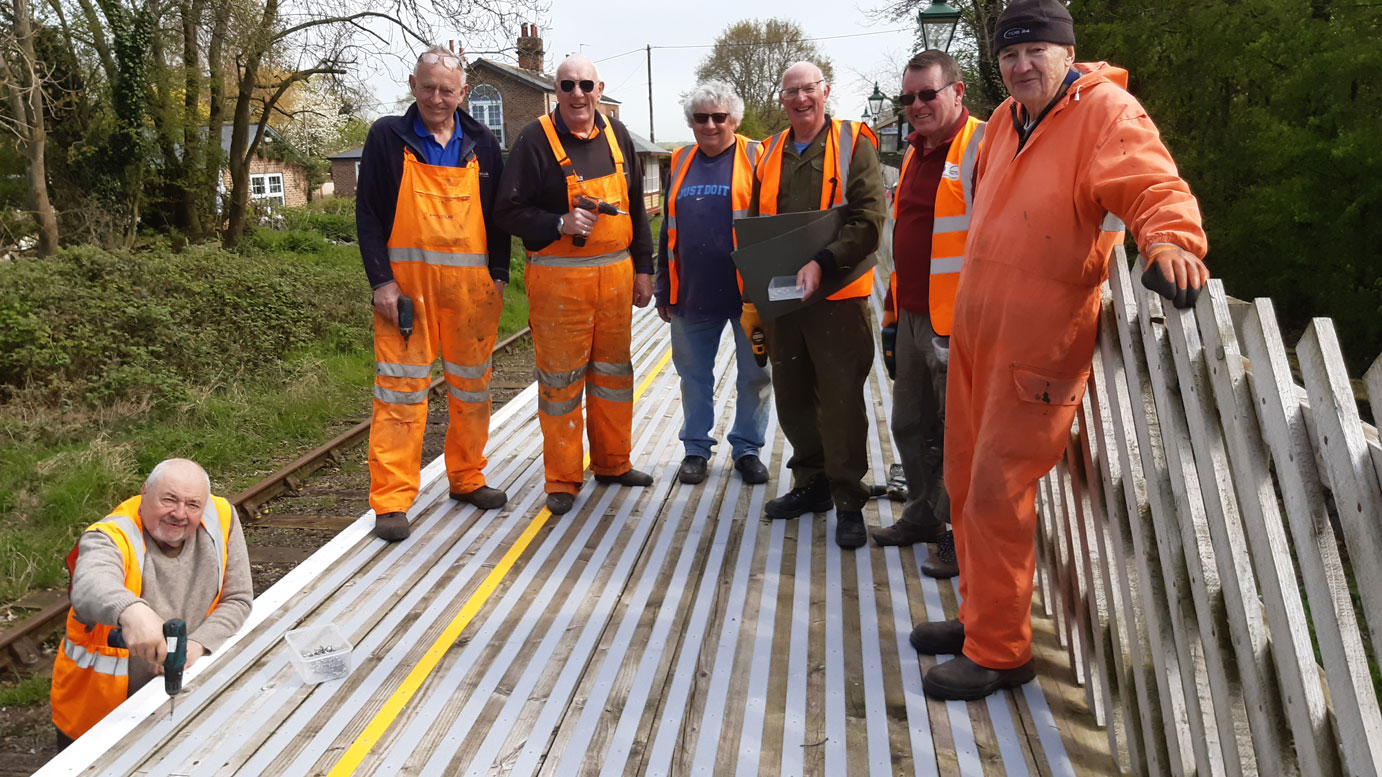 2604 4 Bill Simmon screws in no 6578 the last one